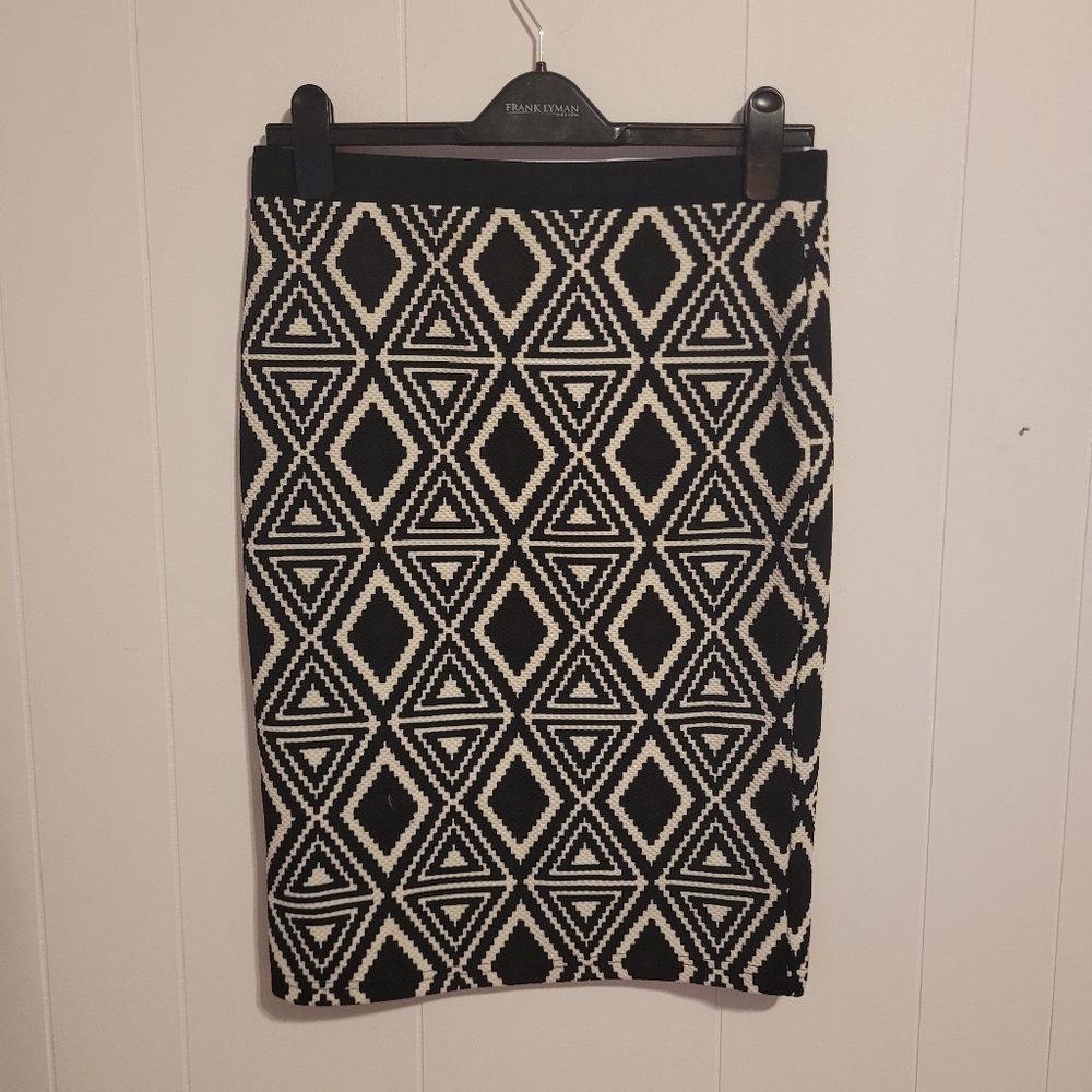 Supré Geometric Pencil Skirt